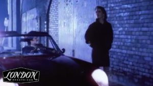 Bananarama - Robert De Niro's Waiting (OFFICIAL MUSIC VIDEO)