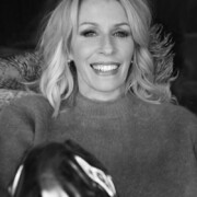 Sara Dallin - Photography by Wendy Carrig - 2017